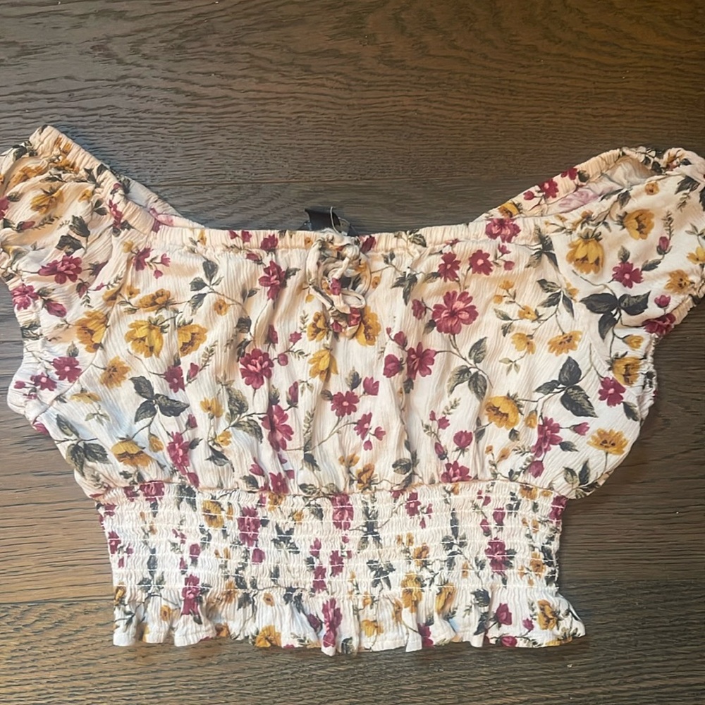 Cute American Eagle crops boho shirt